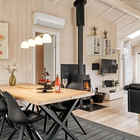 Dom wakacyjny Dimo - 700m From The Sea By Interhome