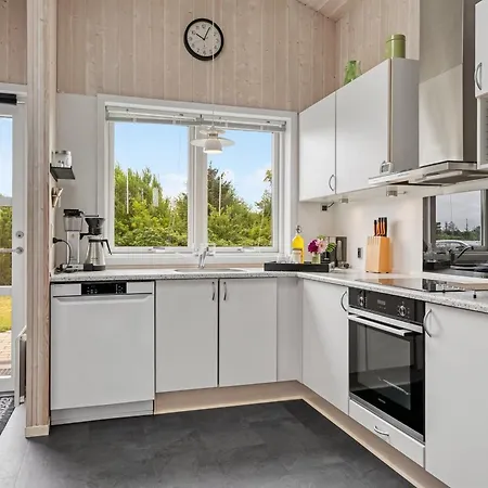 Dom wakacyjny Dimo - 700m From The Sea By Interhome *